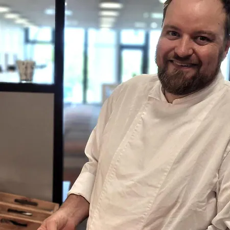 胡塞特米泽尔法特酒店 米泽尔法特