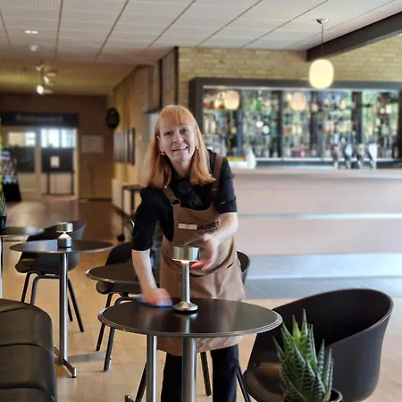 胡塞特米泽尔法特酒店