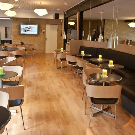 Hotel Huset 3*